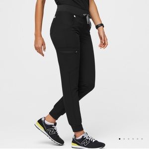 Figs Black Zamora Joggers - Medium Petite